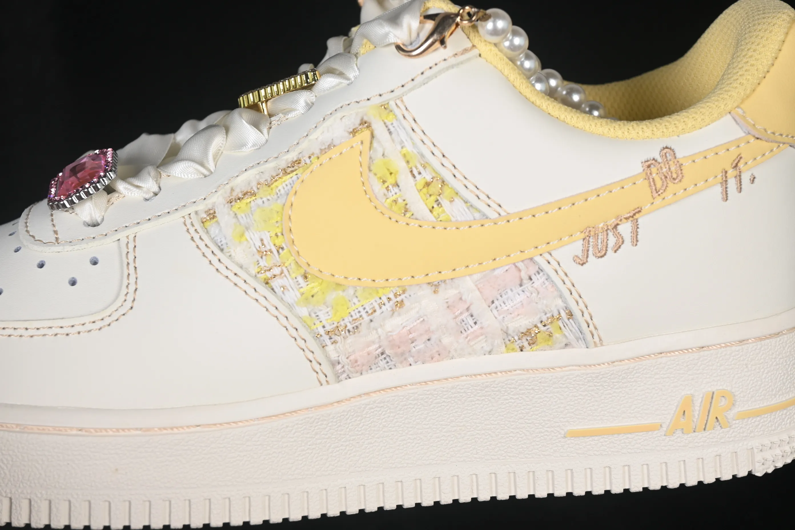All categories Nk Air Force 1 Air Force series Nk Air Force 1 Low Air Force low-top Nike Air Force 1'07 Low Hand-painted graffiti Milk yellow pearl Spring whispers Air Force 1 low-top casual sneakers FJ7740-160